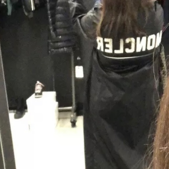 Moncler light trench-coat - Picture 2 of 10